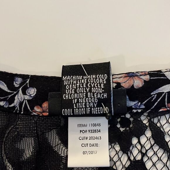 TORRID black baby doll style top w/ lace embellished sleeves, shoulders, & back. - Picture 12 of 14